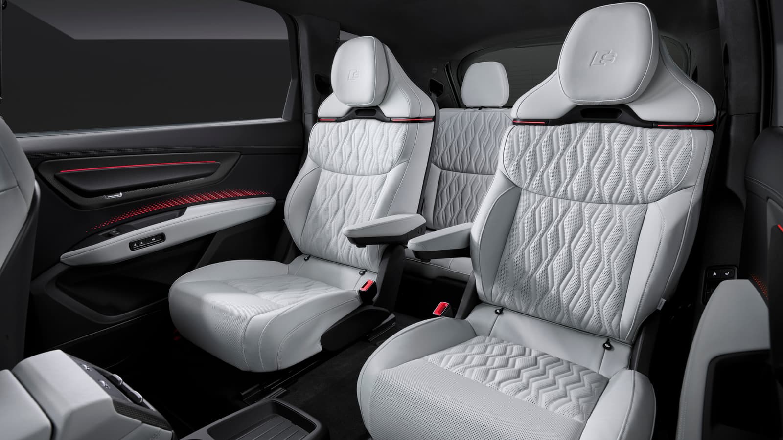 Audi Q9 captain's chairs