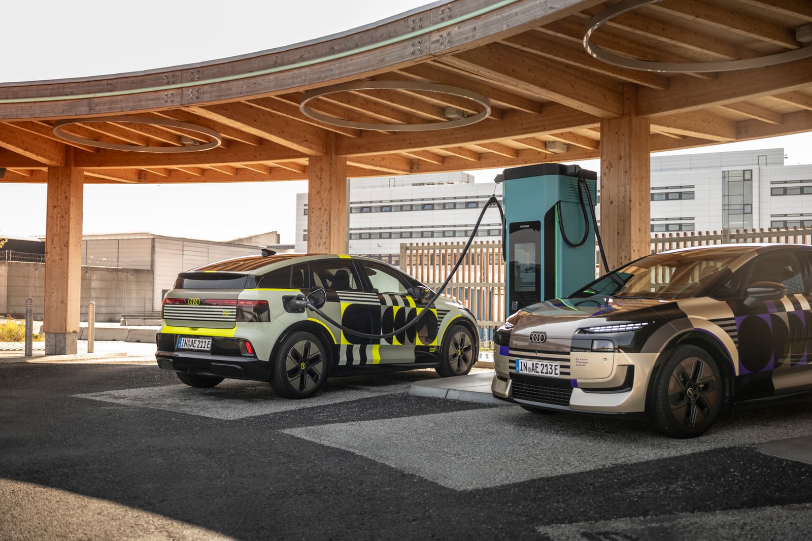 Audi A2 e-tron charging