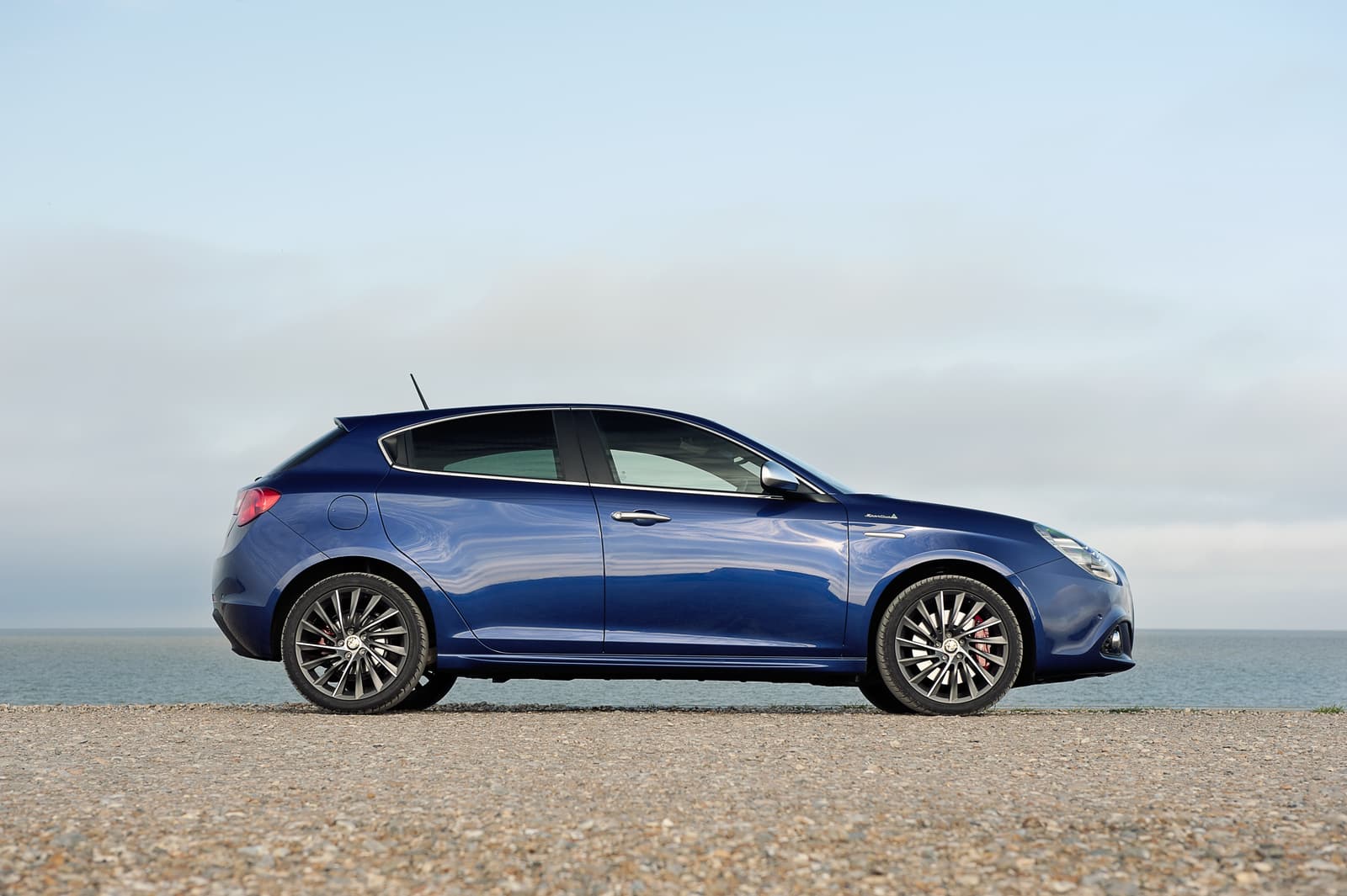 Alfa Romeo Giulietta side view blue
