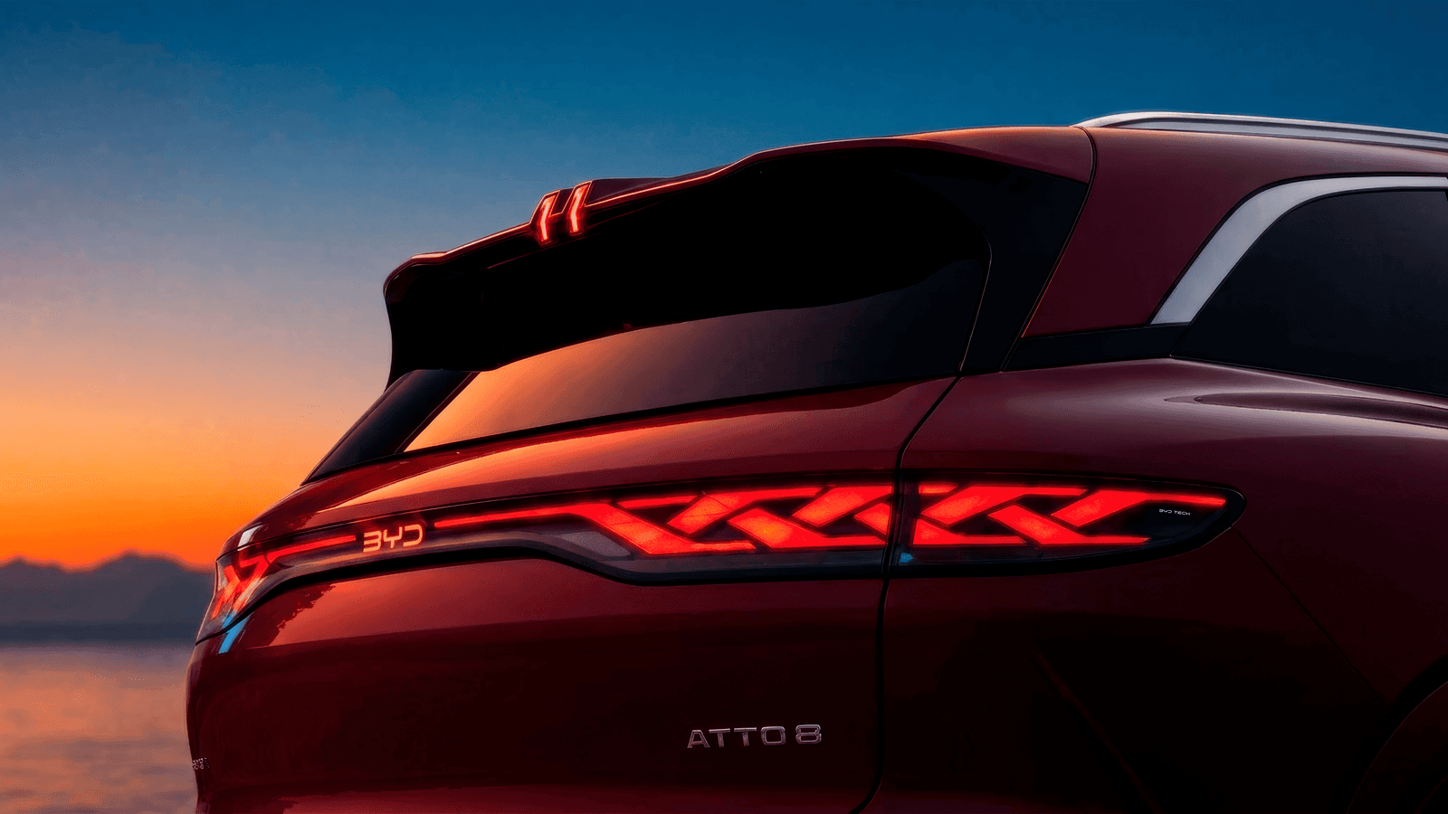 BYD Atto 8 11