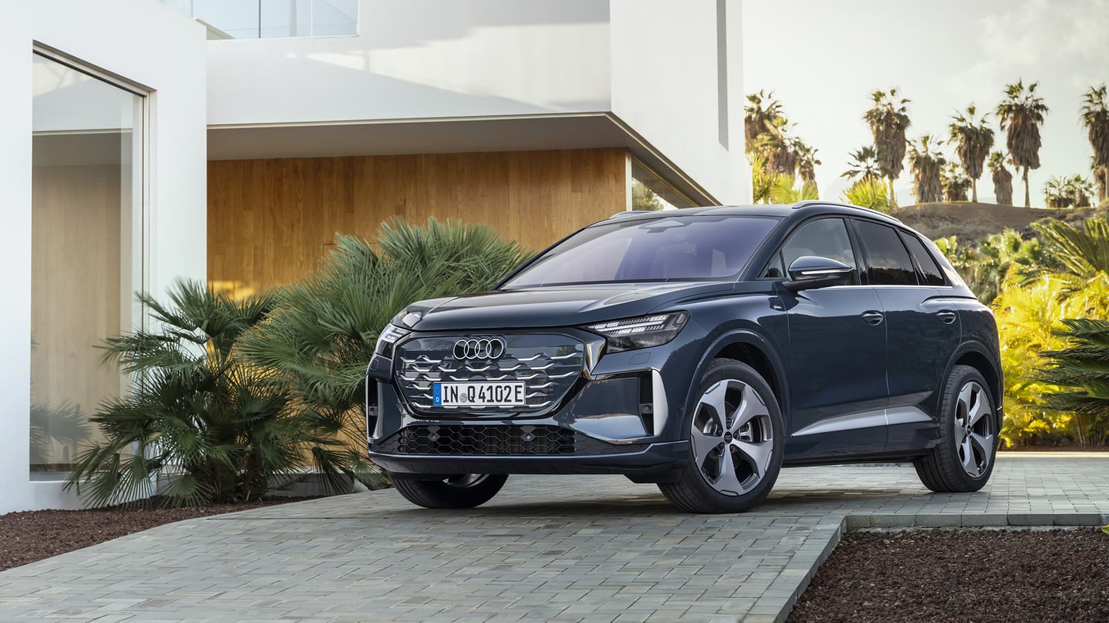 Audi Q4 e-tron facelift front 3/4