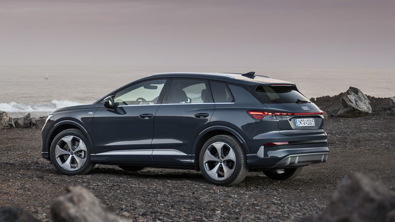Audi Q4 e-tron rear 3/4 alt