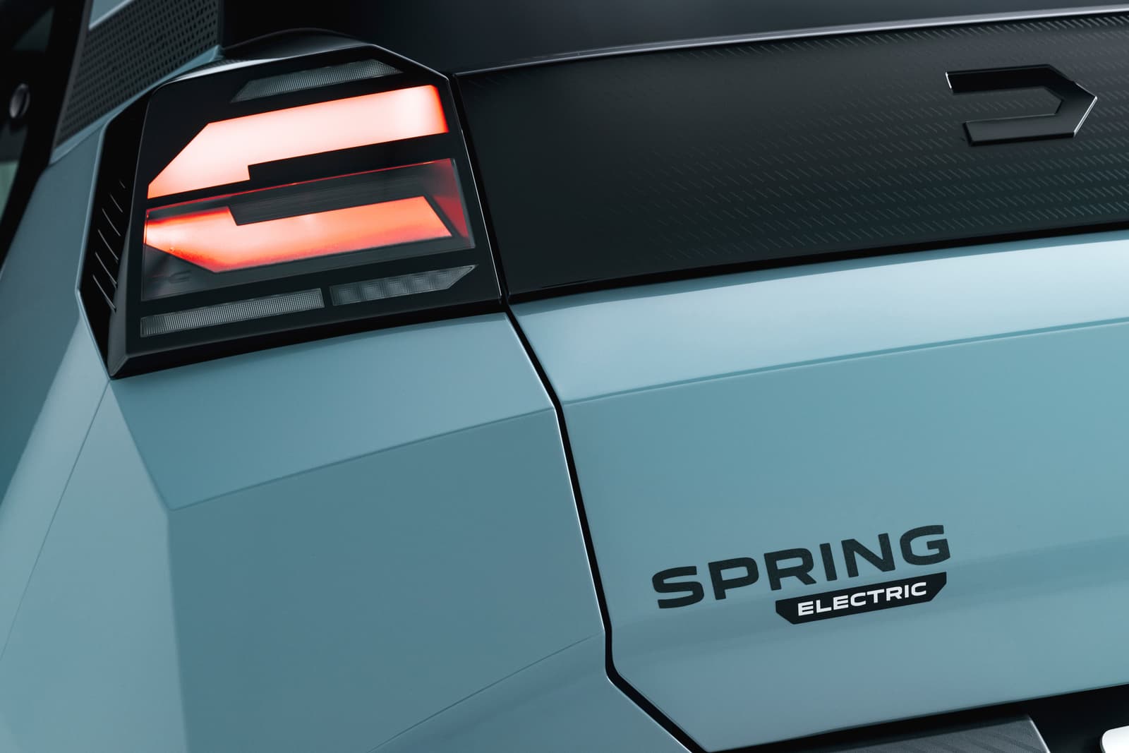 Dacia Spring 4