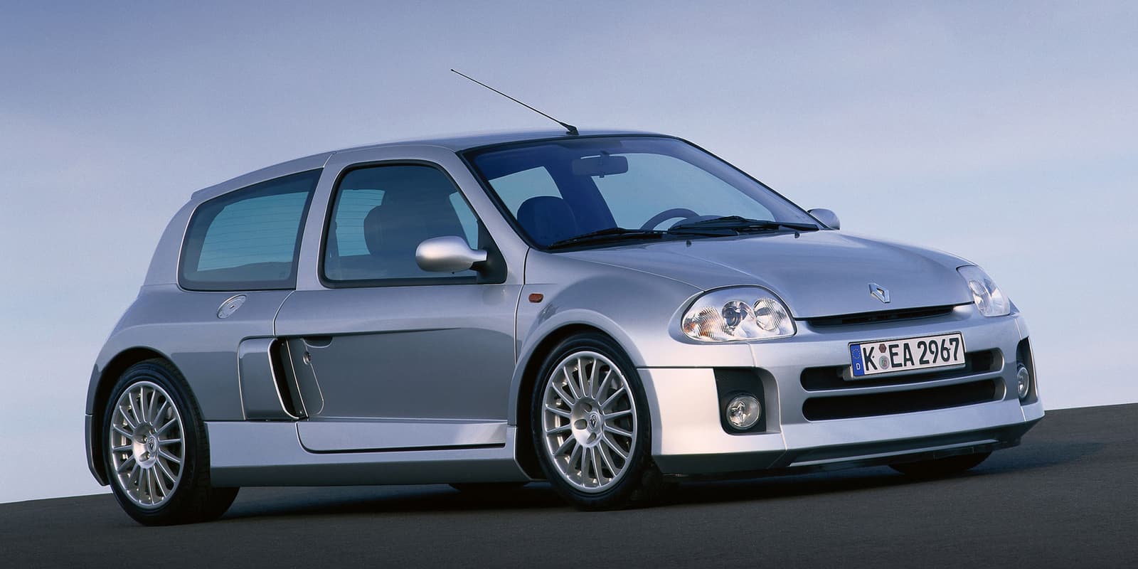 ВО ФОКУС: Renault Clio V6 Renault Sport