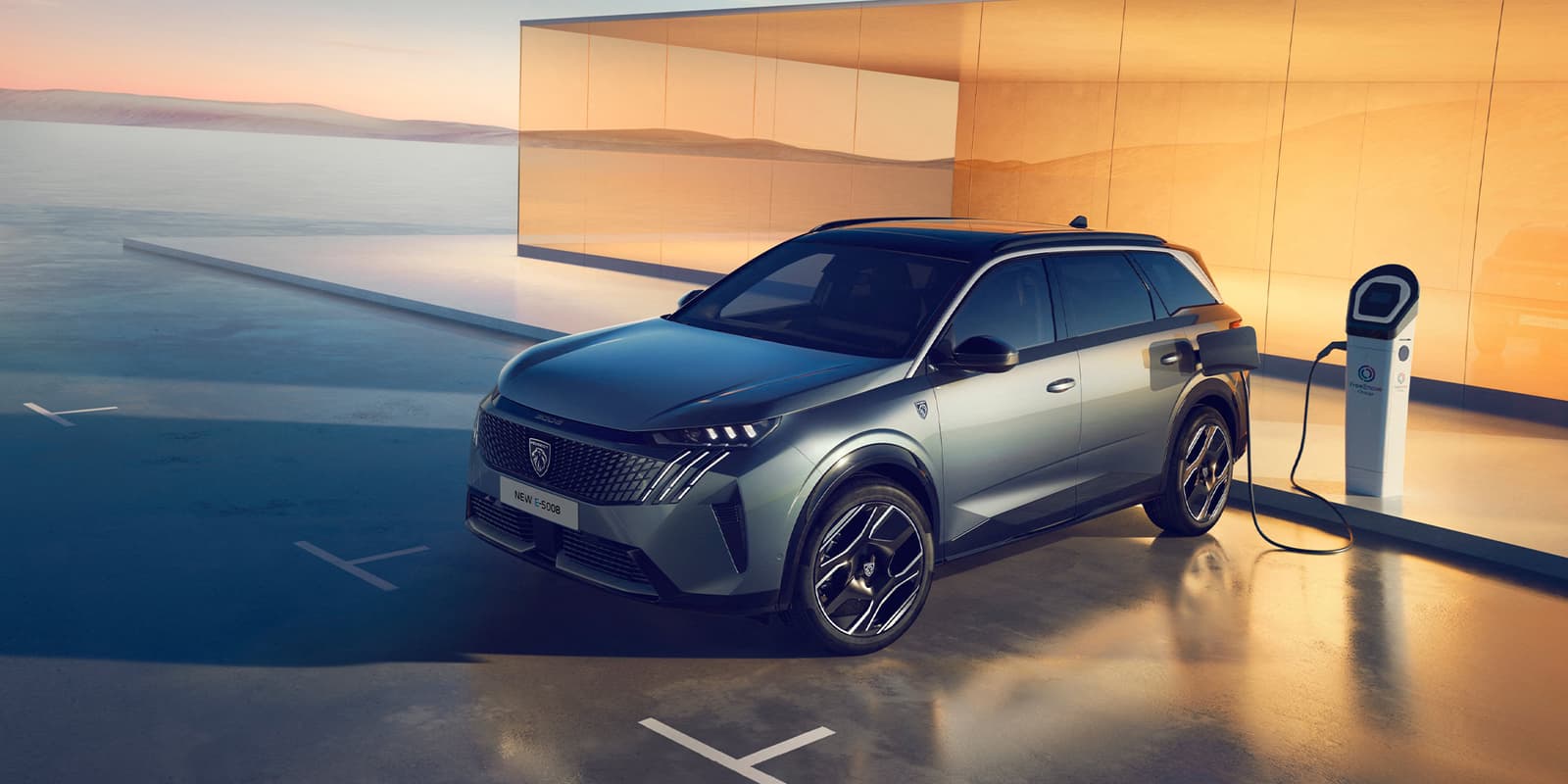 Peugeot го претстави E-5008