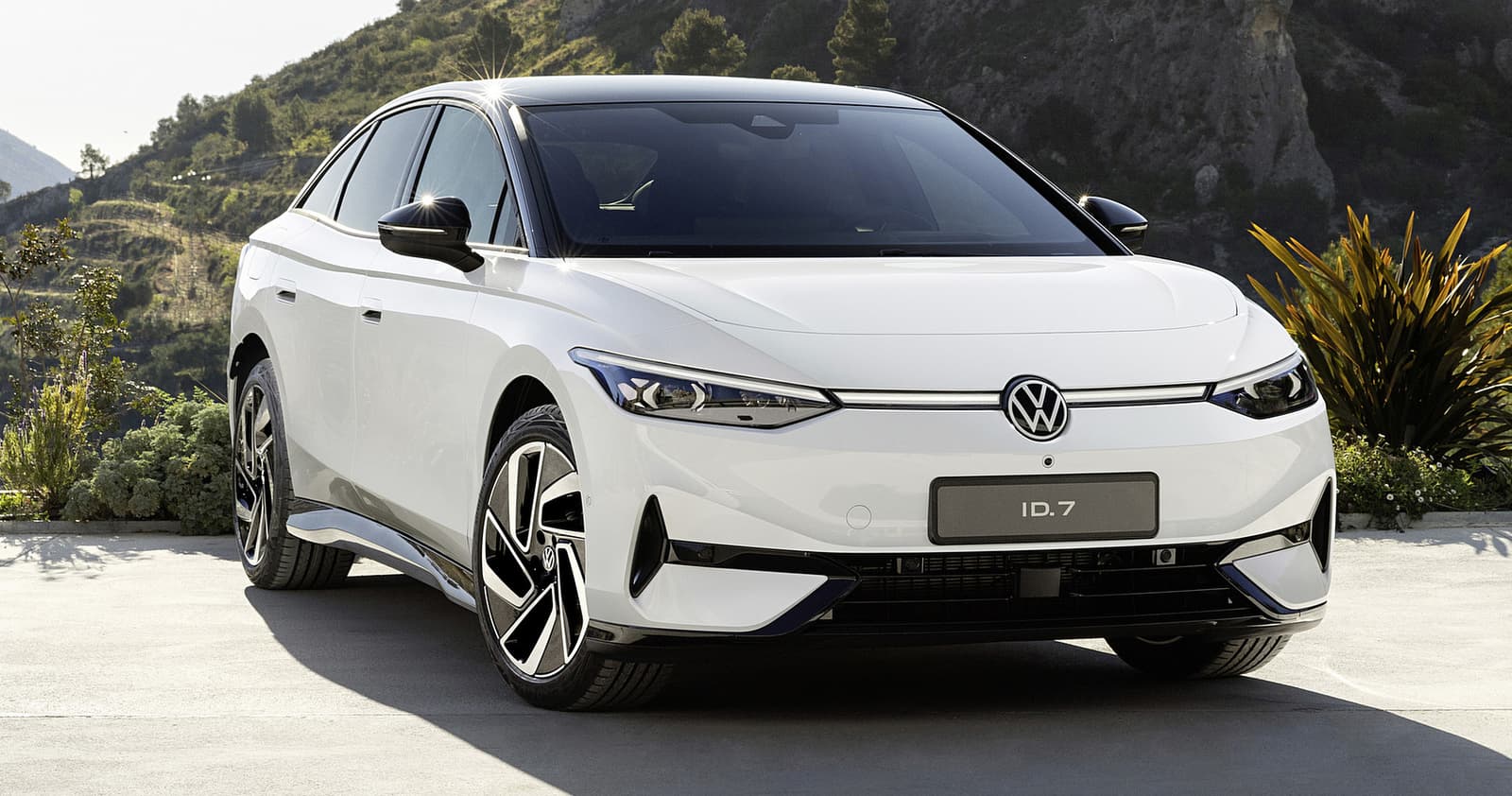 НОВИТЕТ: Volkswagen го претстави ID.7