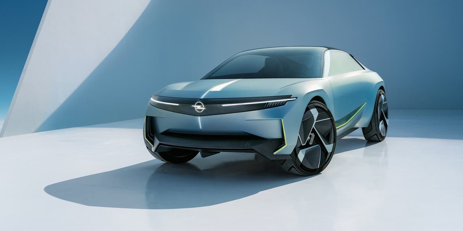 Opel го претстави Experimental концептот