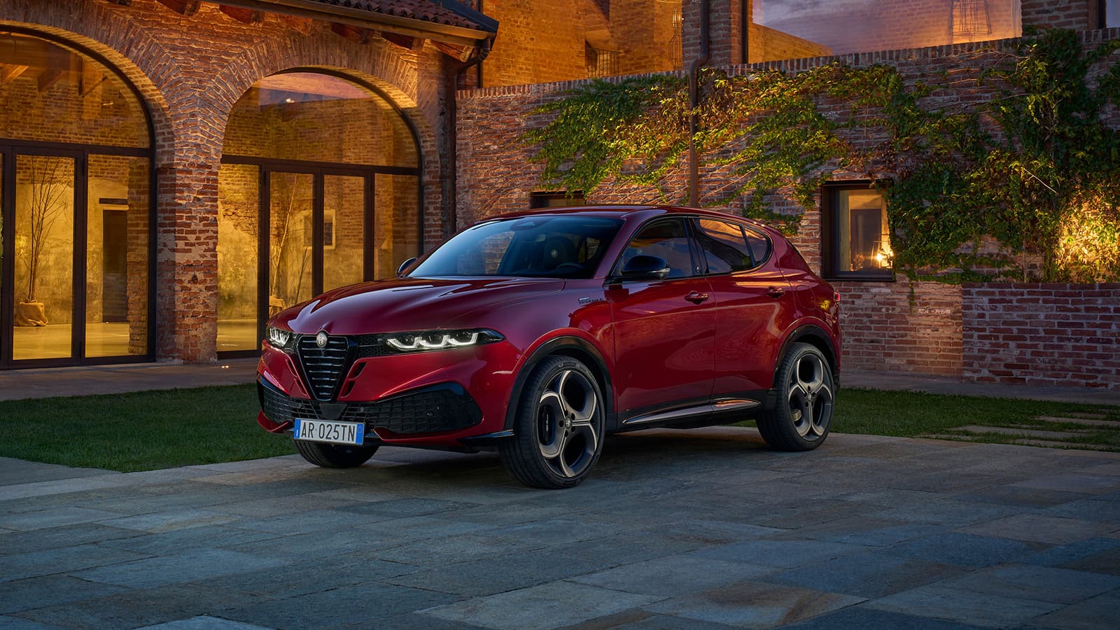 Alfa Romeo го освежи Tonale