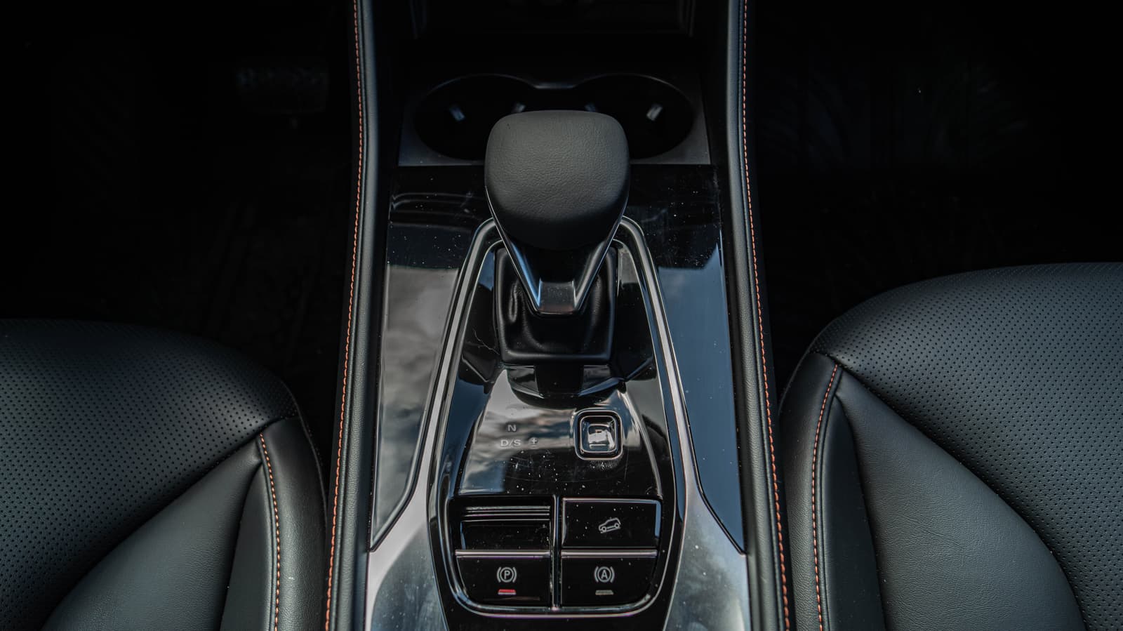 MG HS 23
