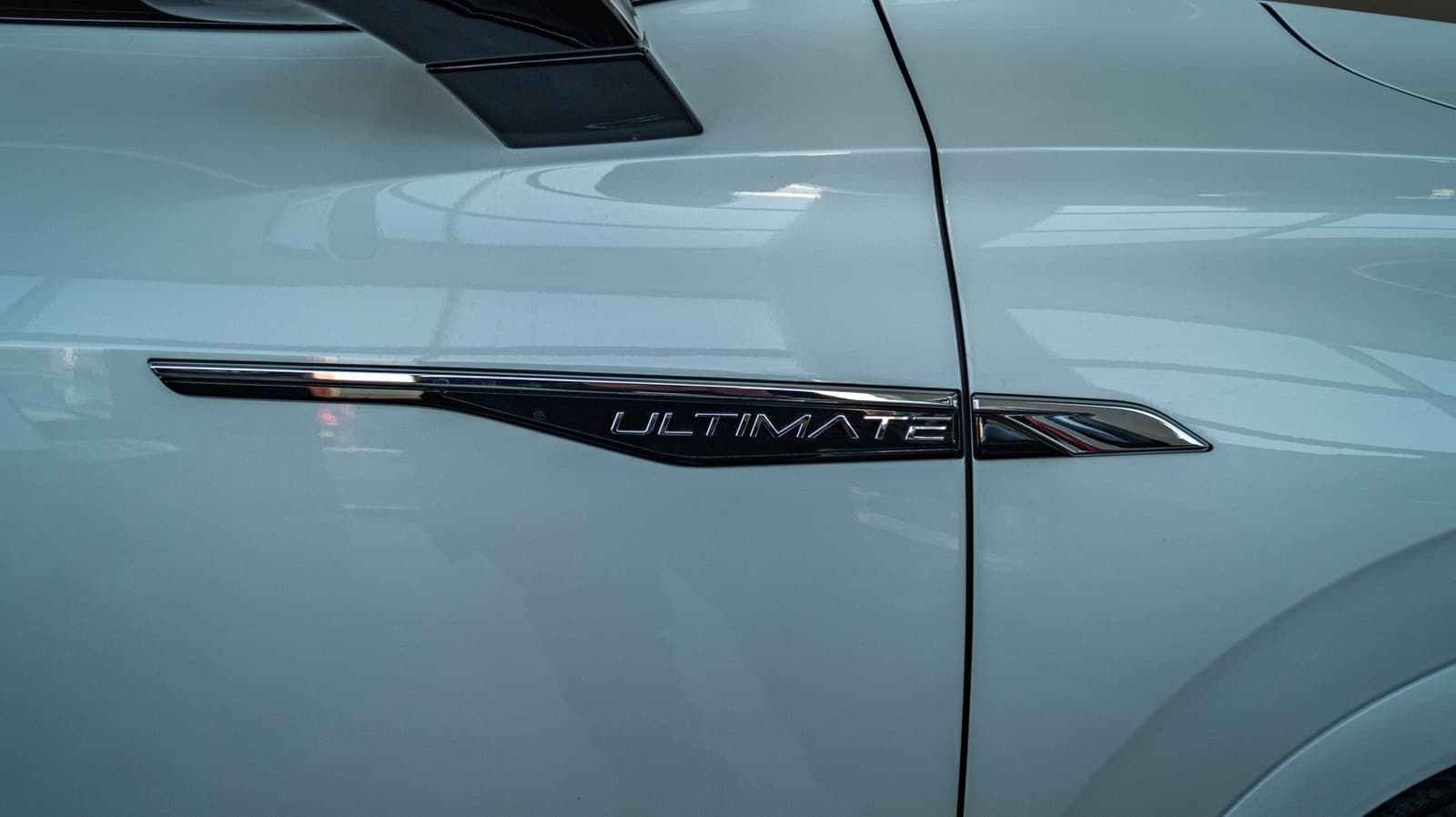 MG S9 Ultimate знак на врата