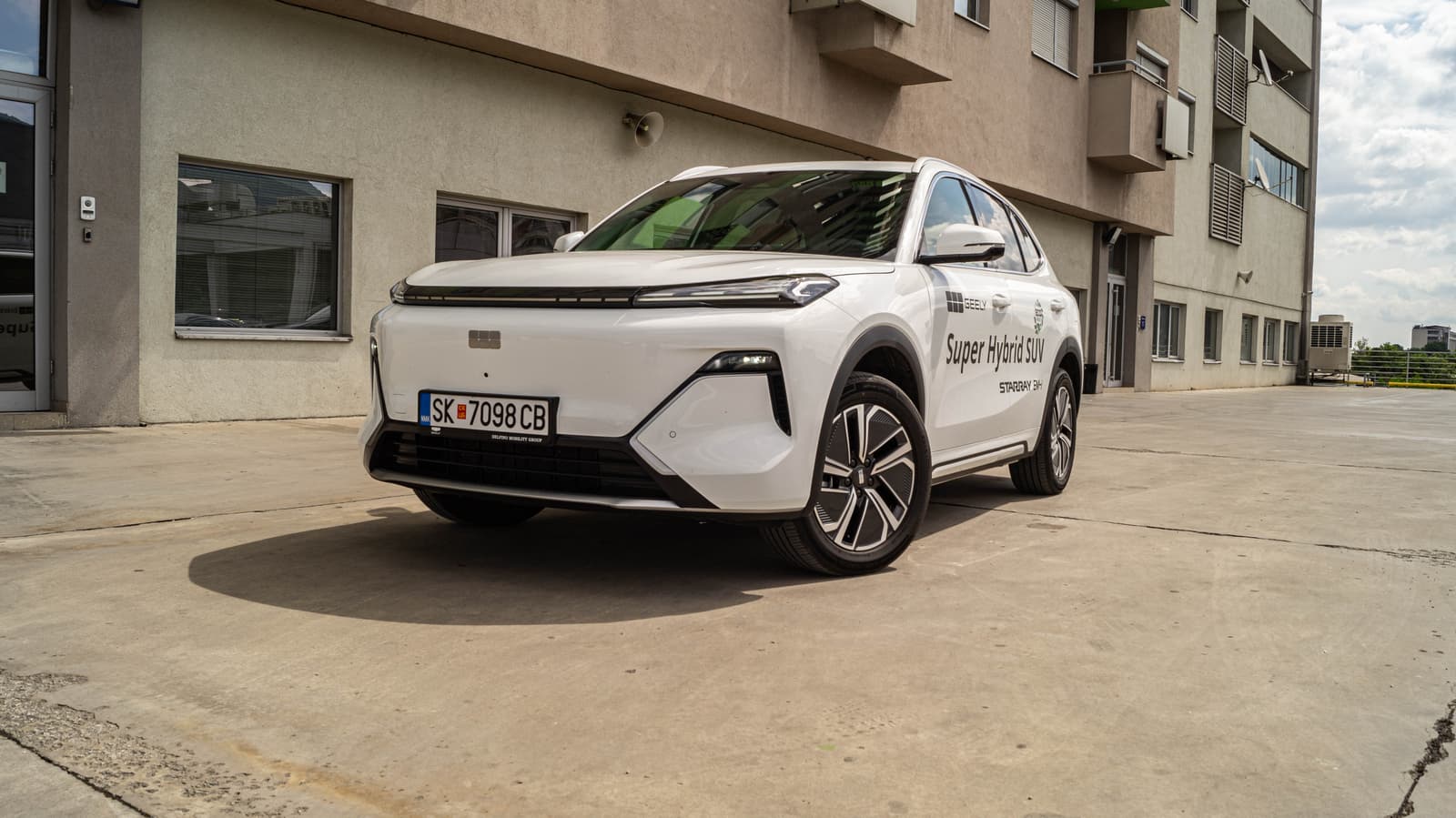 Geely Starray EM-i 1