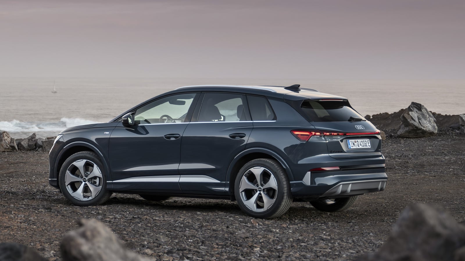 Audi Q4 e-tron rear 3/4 alt