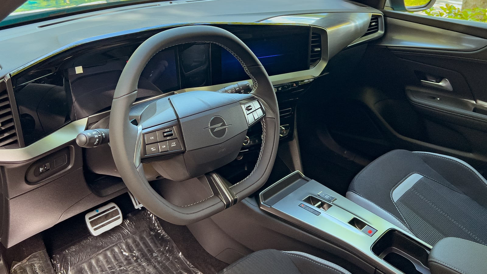 c6d57f_569c3f06d475427f80b2aa27f328e880~mv2.jpg