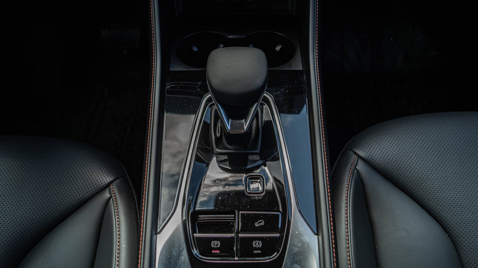 MG HS 23