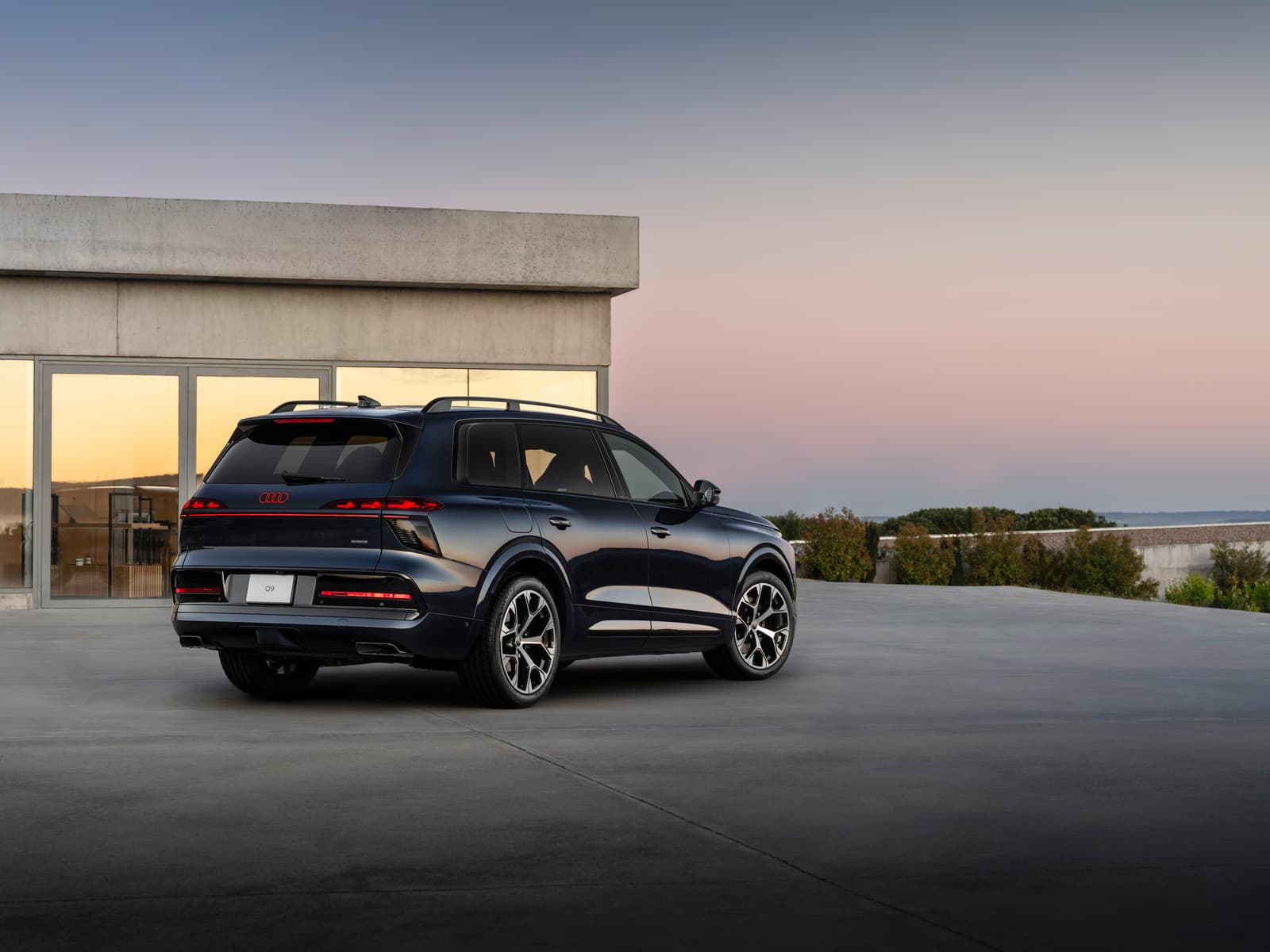 Audi Q9 8