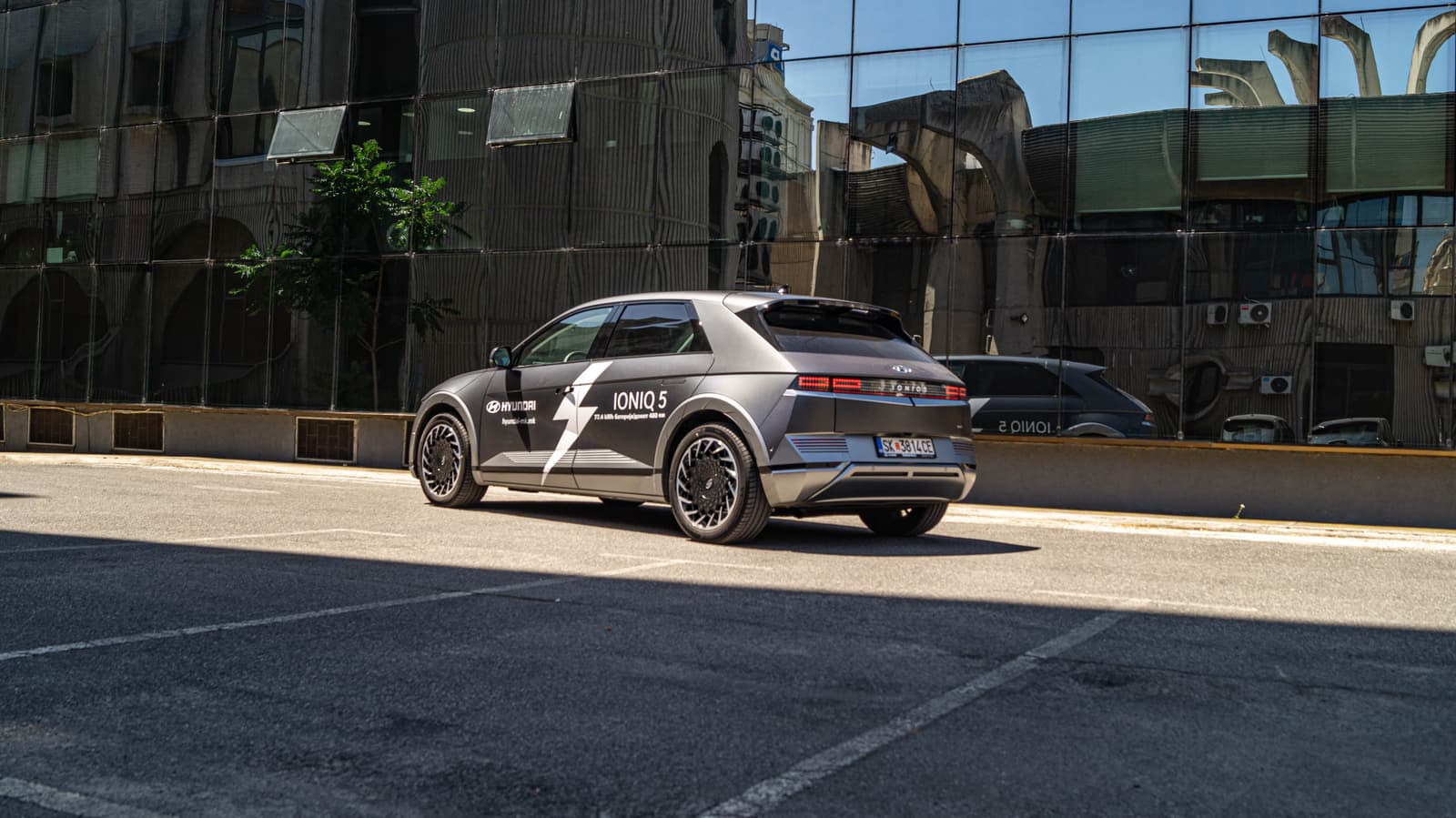 Hyundai Ioniq 46