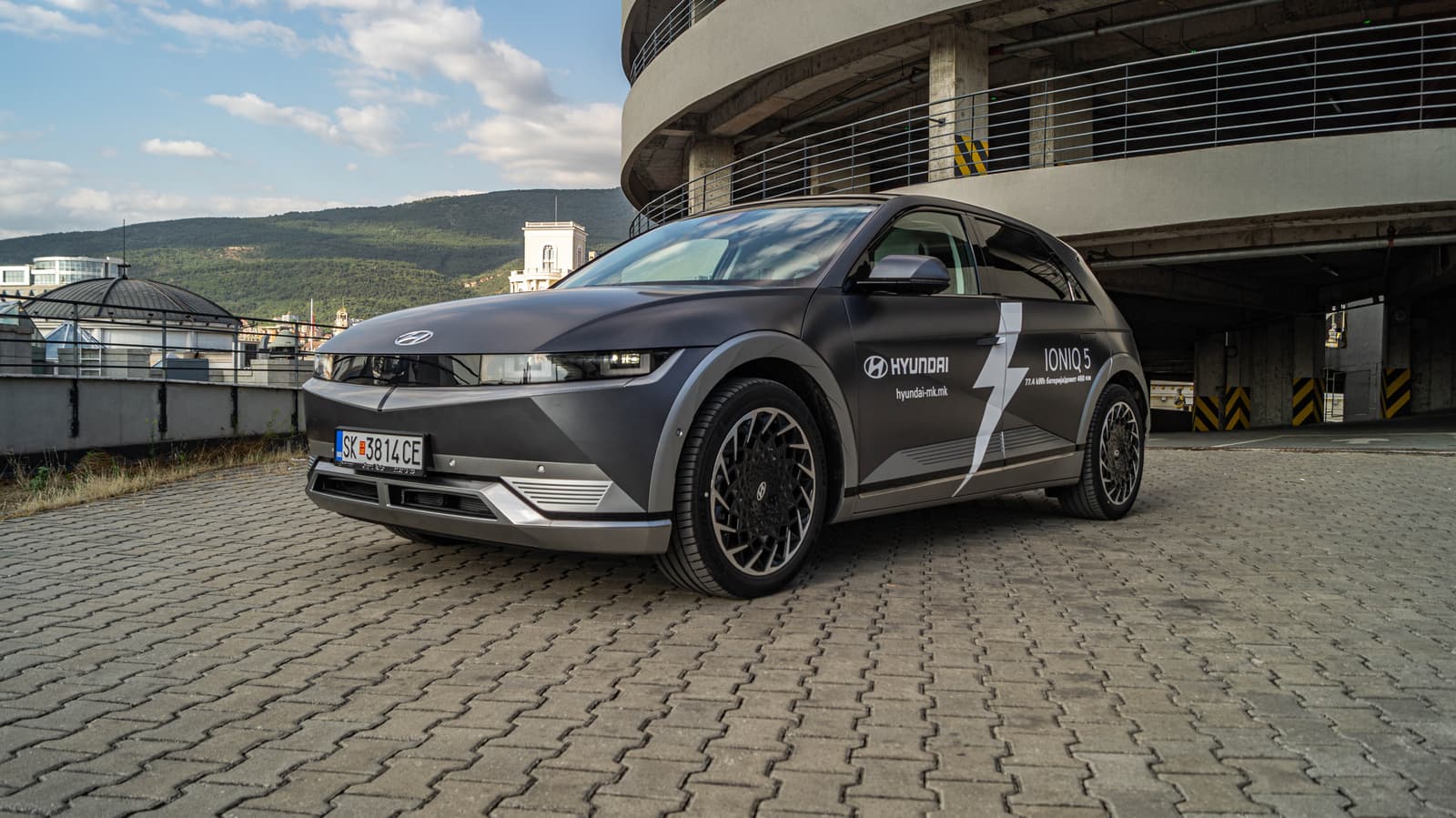 Hyundai Ioniq 15